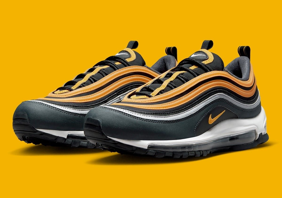 knop Atticus kunst A Nike Air Max 97 in the colors of the University of Oregon - Essential  Homme