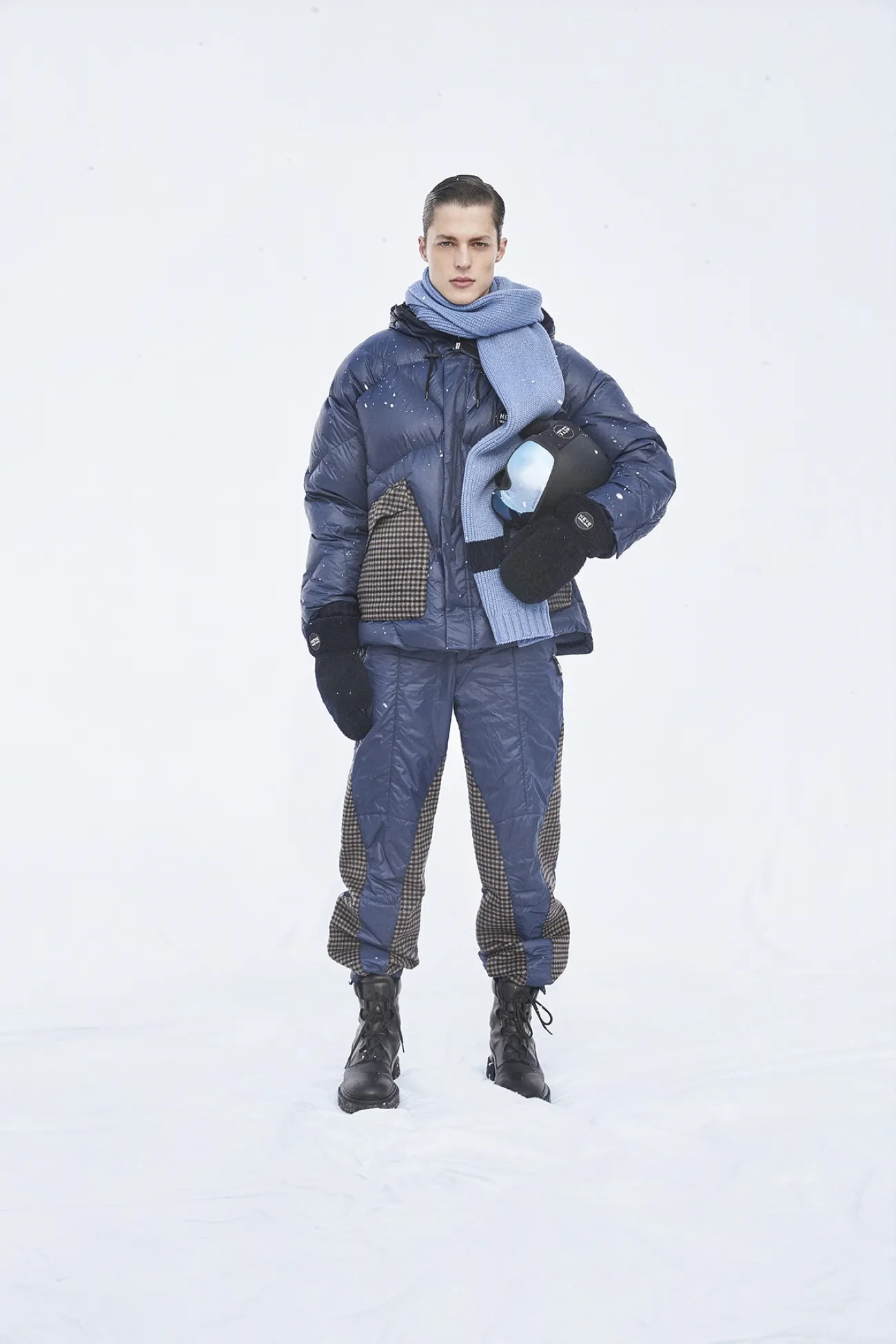 Giorgio Armani Neve - Collection Winter 2022