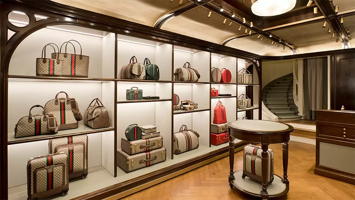 GUCCI First Luggage Store Paris