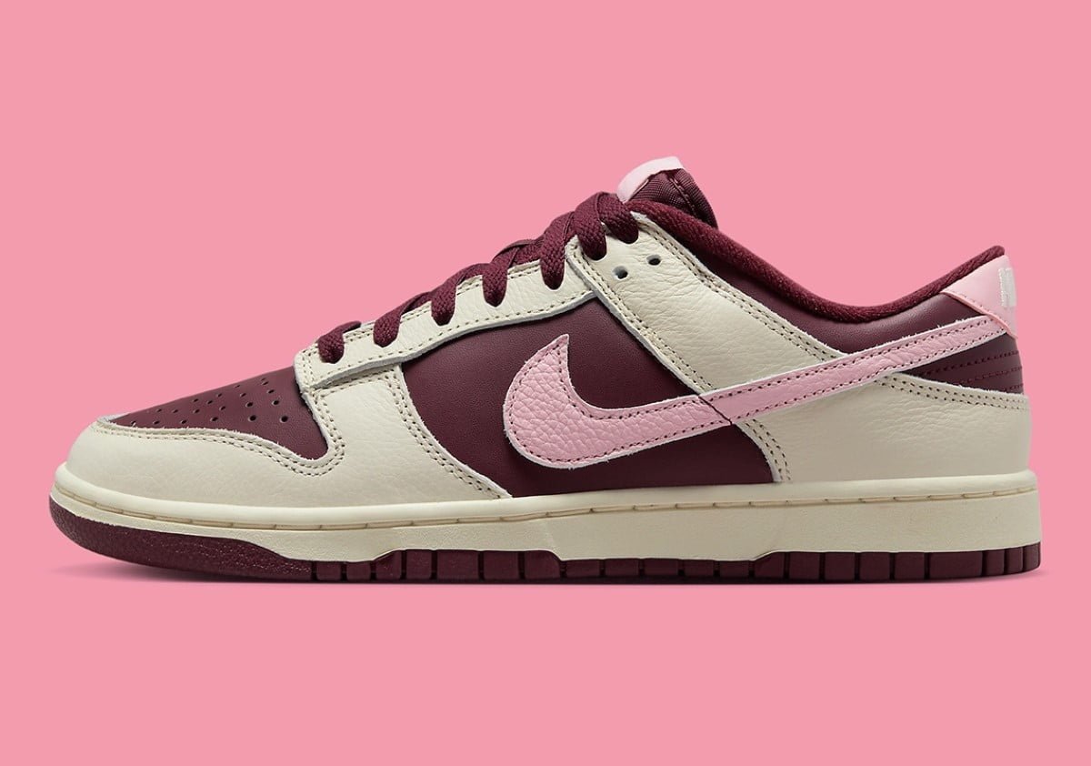 Nike Dunk Low "Valentine’s Day" 2023