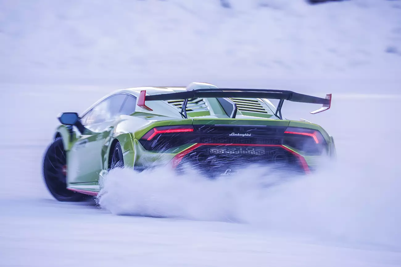 Lamborghini Esperienza Neve 2023