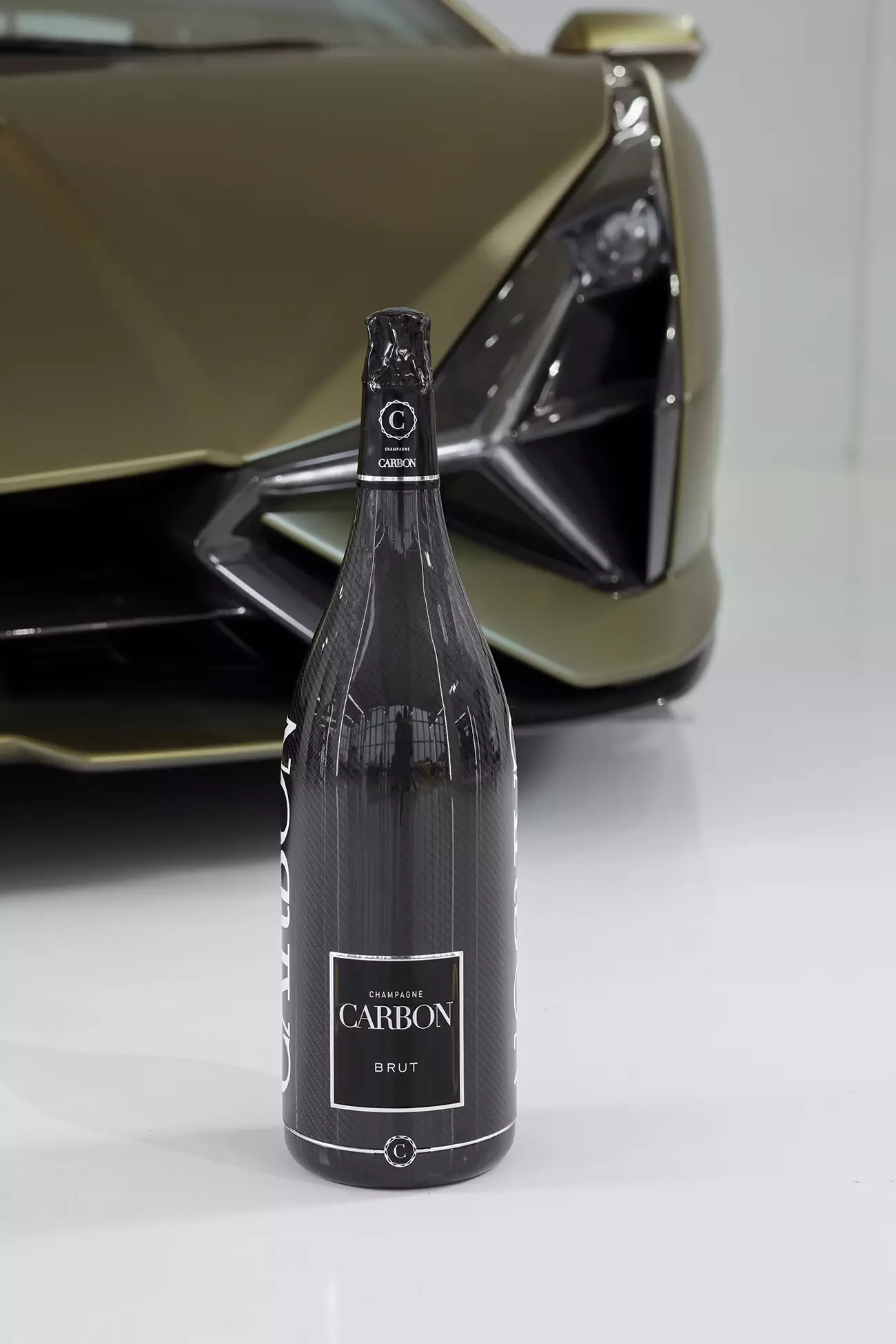 Lamborghini x Carbon Champagne