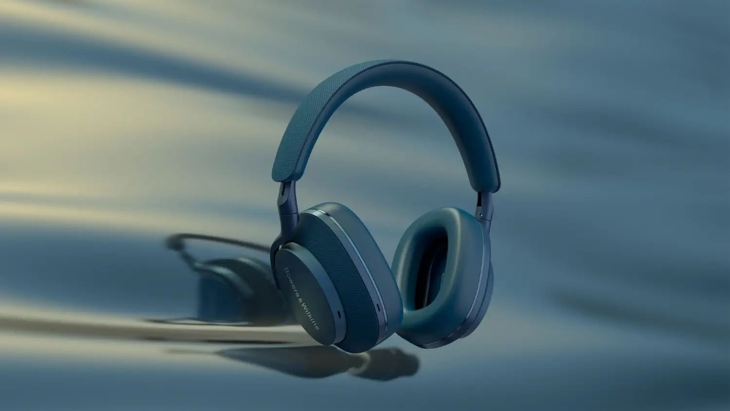 Bowers & Wilkins Px7 S2e Elevates the Benchmark Headset with a Refined Touch