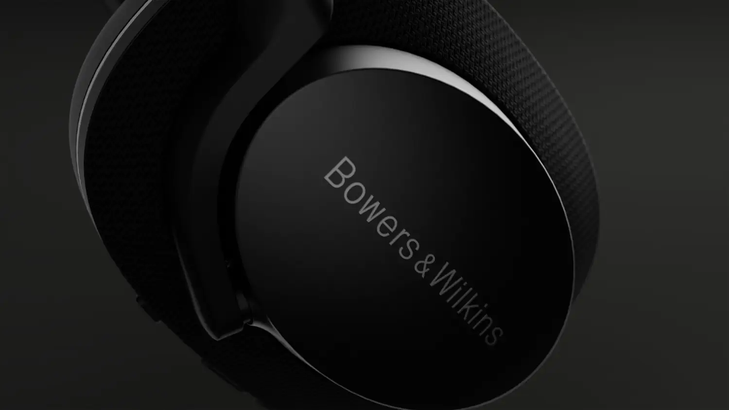 Bowers & Wilkins Px7 S2e Elevates the Benchmark Headset with a Refined Touch
