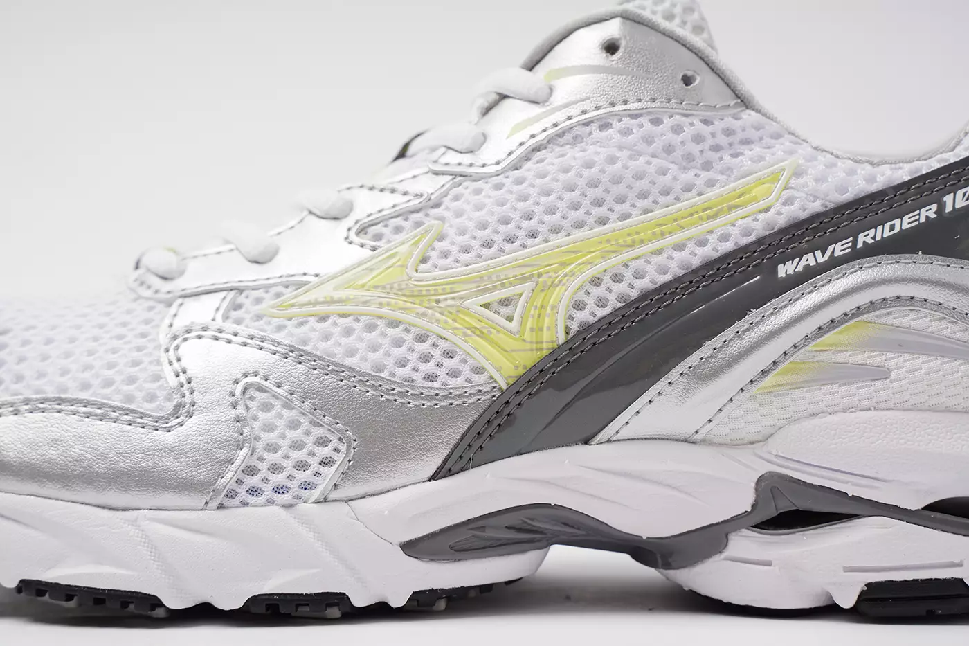 Unleashing Elegance and Performance with Mizuno's "Technical Line"