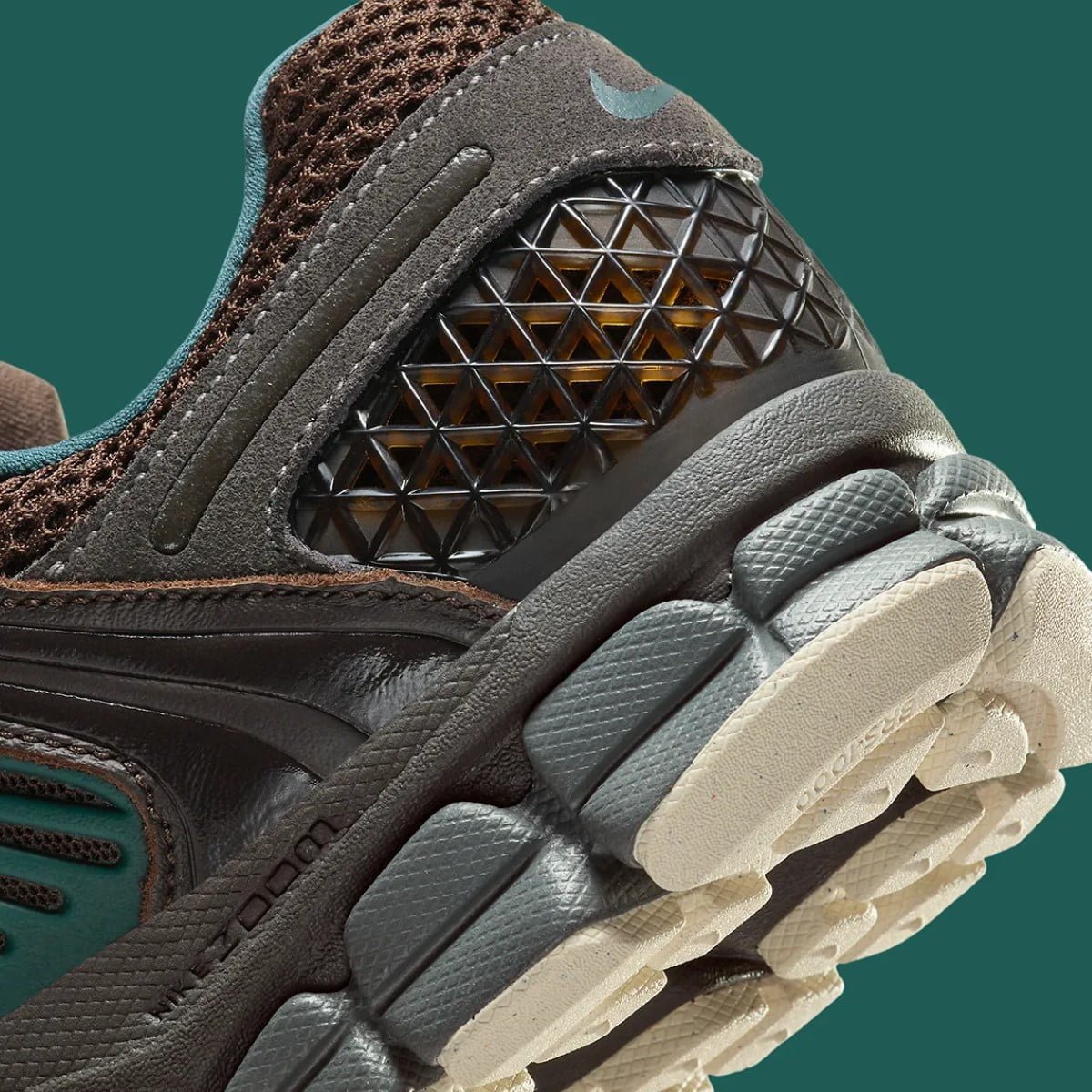 Nike Zoom Vomero 5 "Baroque Brown & Teal," A Symphony of Style and Comfort