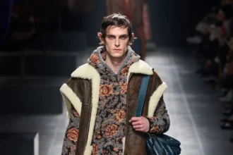Etro Fall 2024, Marco De Vincenzo Navigates Heritage and Identity with Exuberant Flair